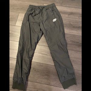 Nike windbreaker pants BOYS SZ LARGE